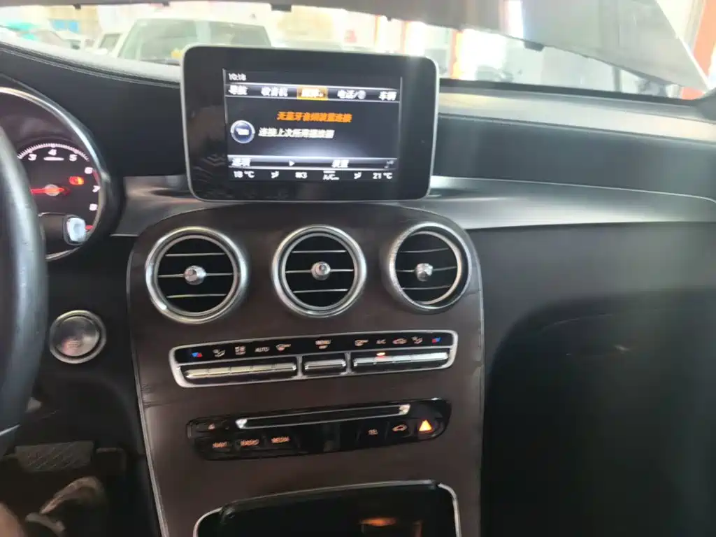 Mercedes-Benz GLC 2016 — фото 13
