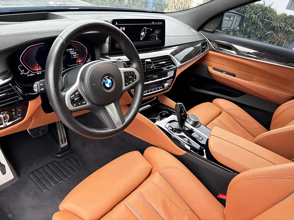 BMW 6 Series GT 2024 — фото 8