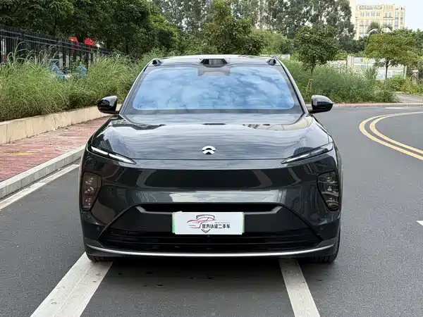 NIO ES8 2024