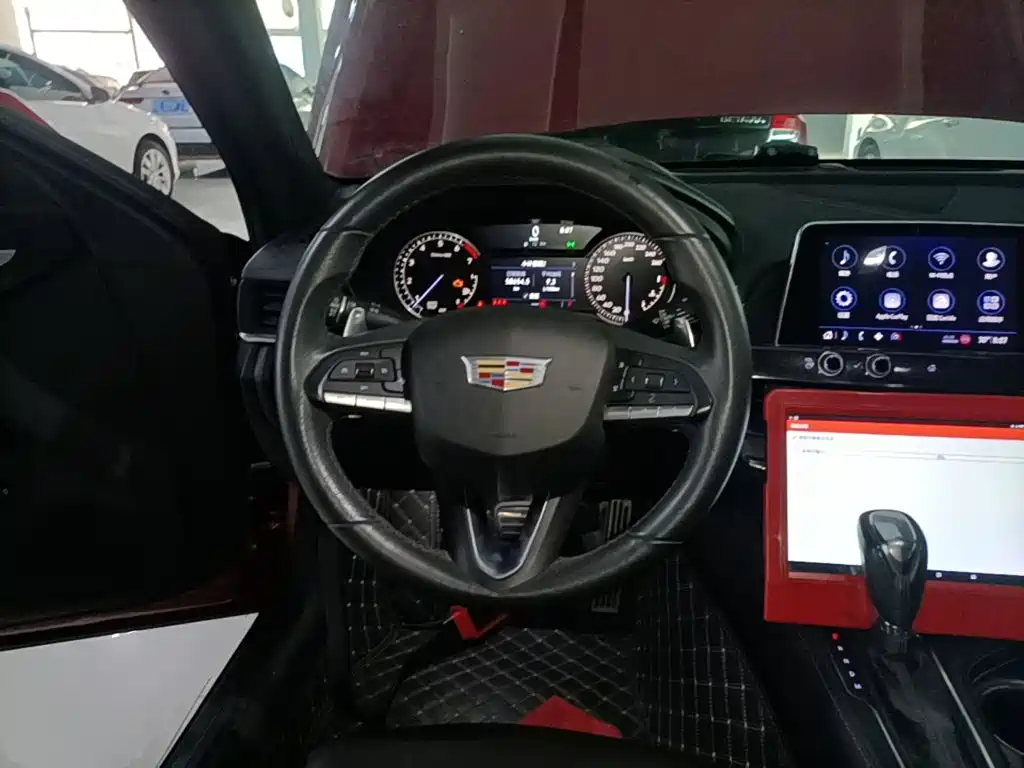 Cadillac CT4 2021 — фото 11