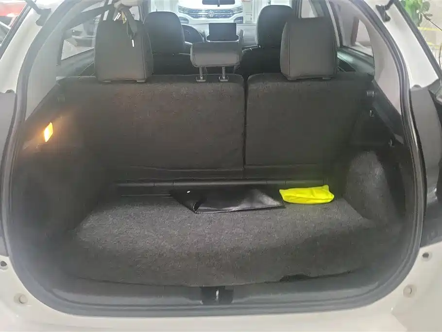 Toyota Yaris L 2022 — фото 4