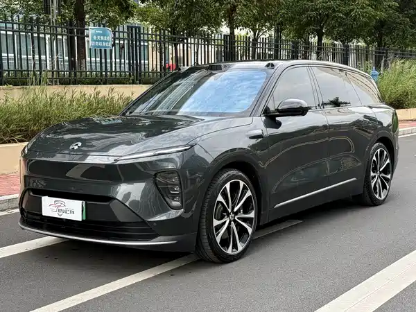 NIO ES8 2024