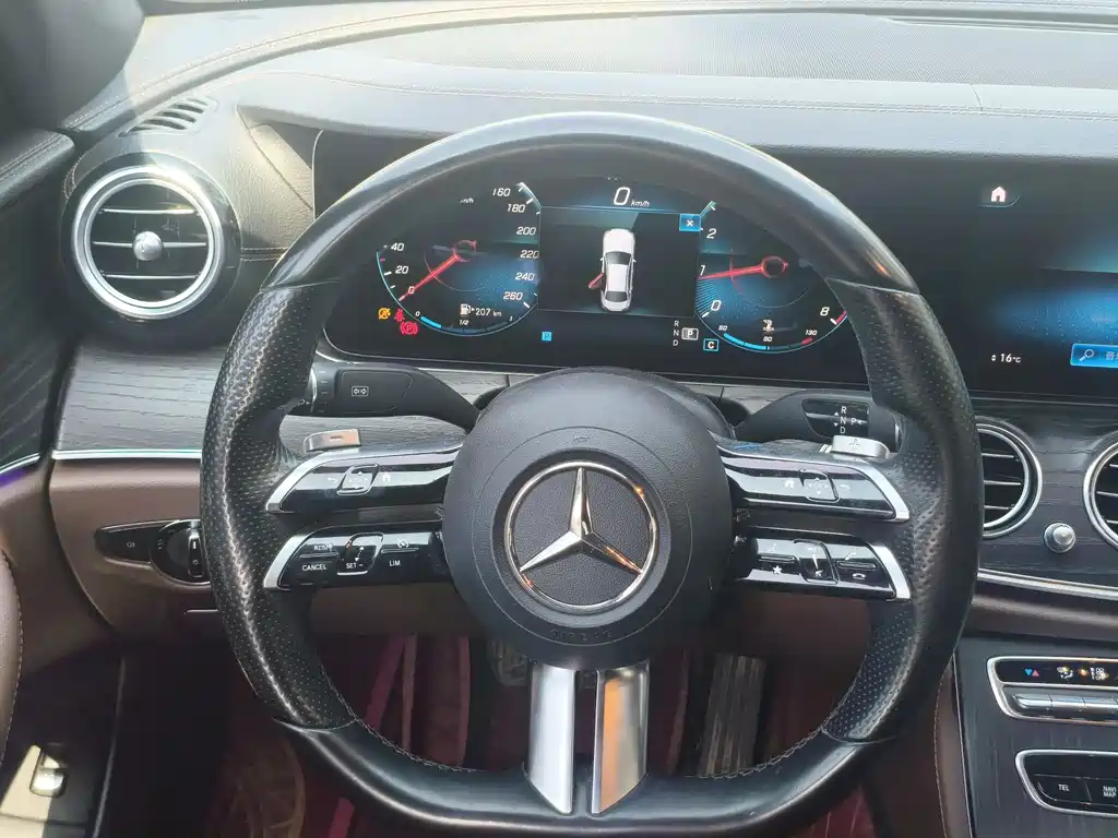 Mercedes-Benz E-Class 2021 — фото 14