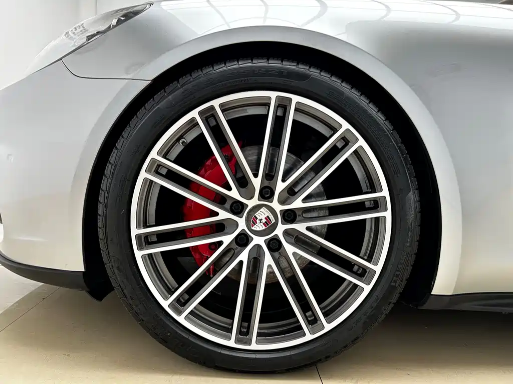Porsche Panamera 2017 — фото 22