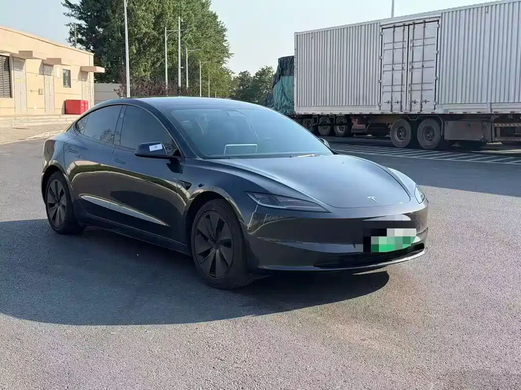 Tesla Model 3 2025 — фото 3
