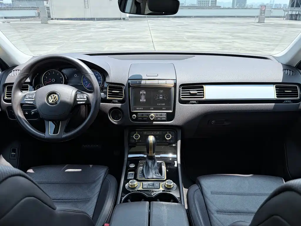 Volkswagen Touareg 2018 — фото 11