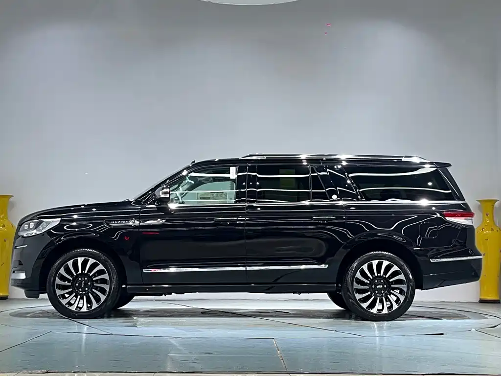 Lincoln Navigator 2026 — фото 24