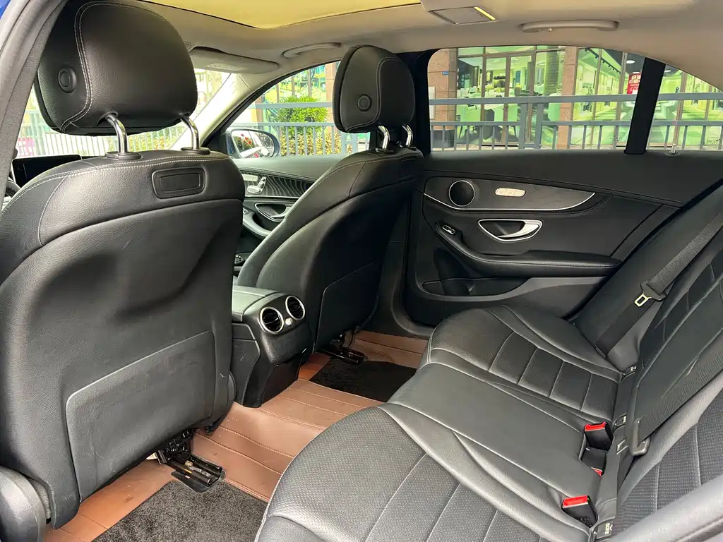 Mercedes-Benz C-Class 2018 — фото 9