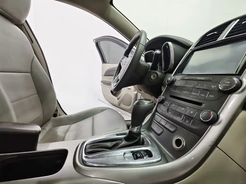 Chevrolet Malibu 2015 — фото 15