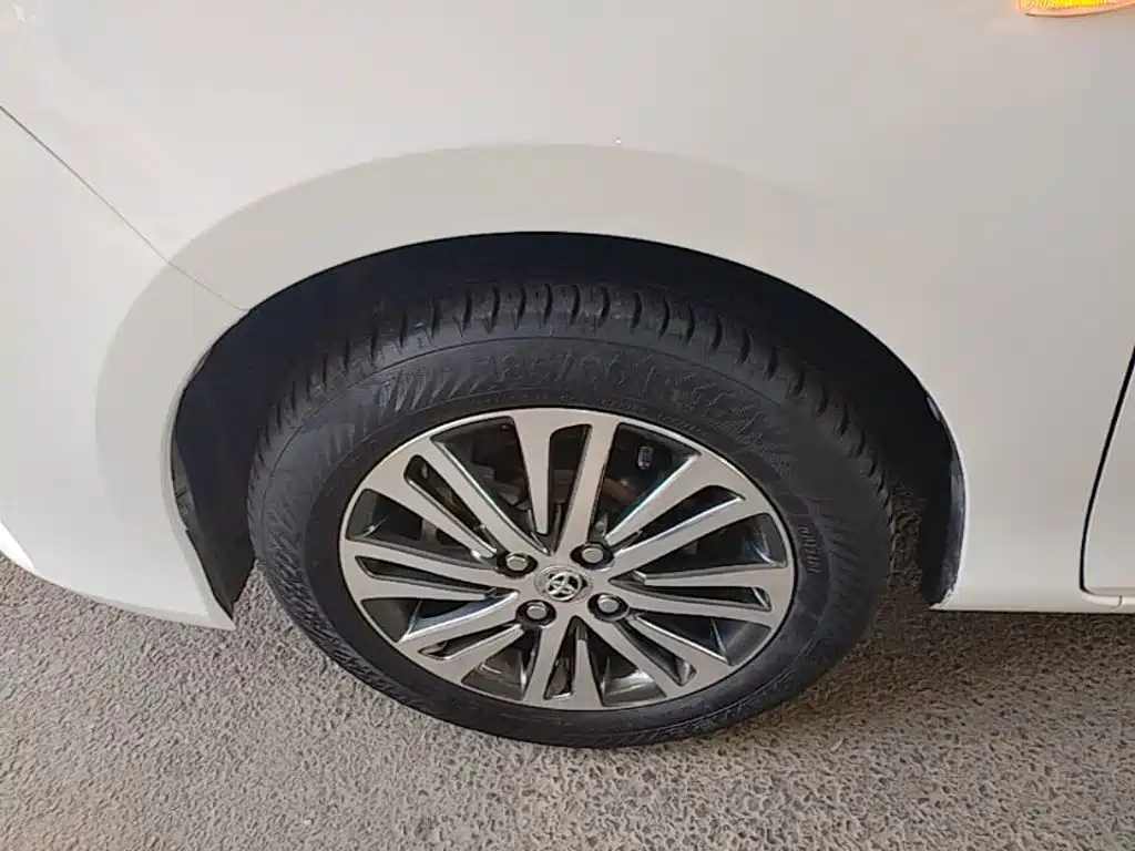 Toyota Yaris L 2018 — фото 23