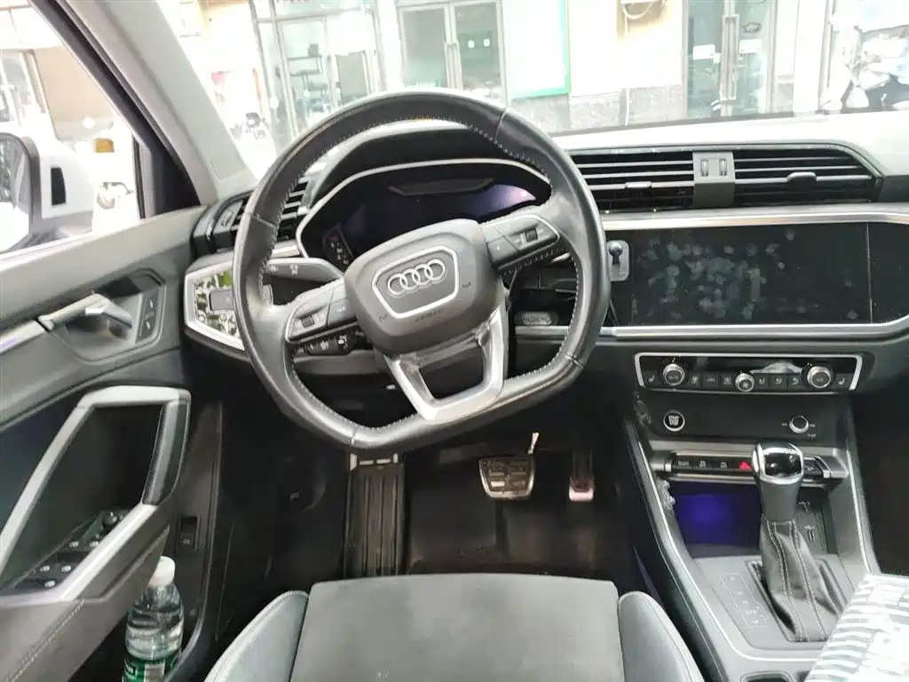 Audi Q3 2021 — фото 11