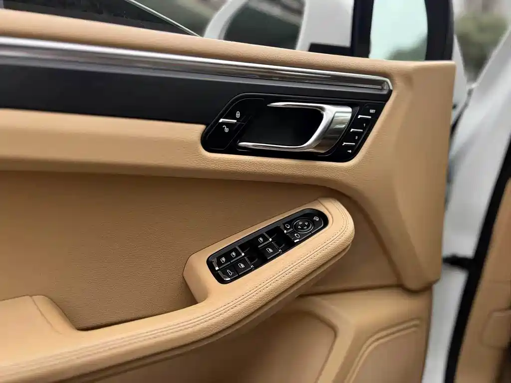 Porsche Macan 2015 — фото 15