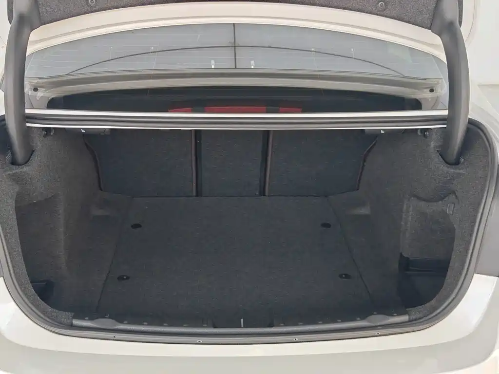 BMW 3 Series 2019 — фото 16