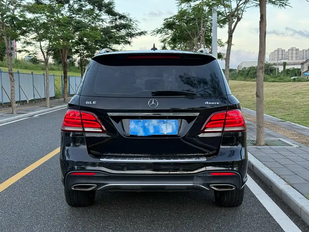 Mercedes-Benz GLE 2017 — фото 10