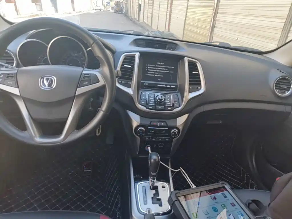 Changan Eado XT 2015 — фото 13