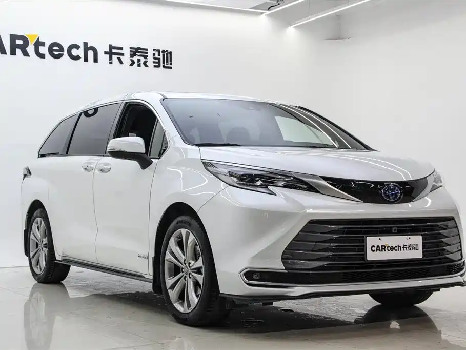 Toyota Sienna 2023 — фото 3