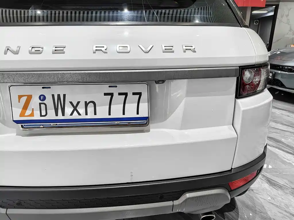 Land Rover Evoque 2015 — фото 11