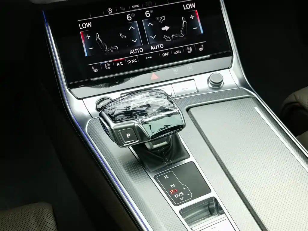 Audi A7L 2023 — фото 13