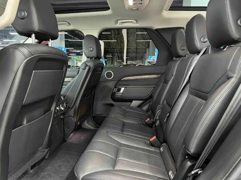 Land Rover Discovery 2019 — фото 11
