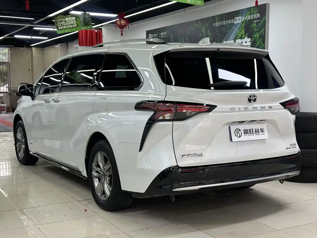 Toyota Sienna 2025 — фото 4