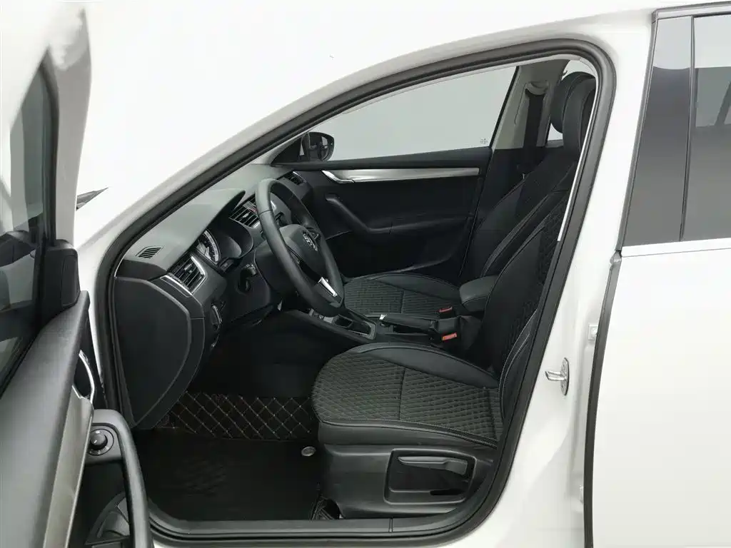 Skoda Octavia 2020 — фото 10