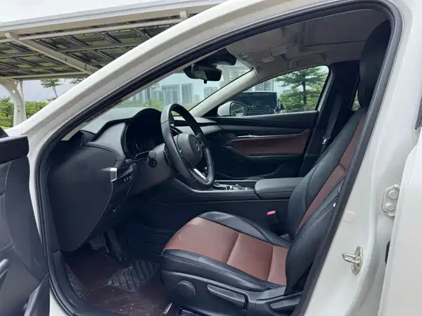Mazda 3 Axela 2022