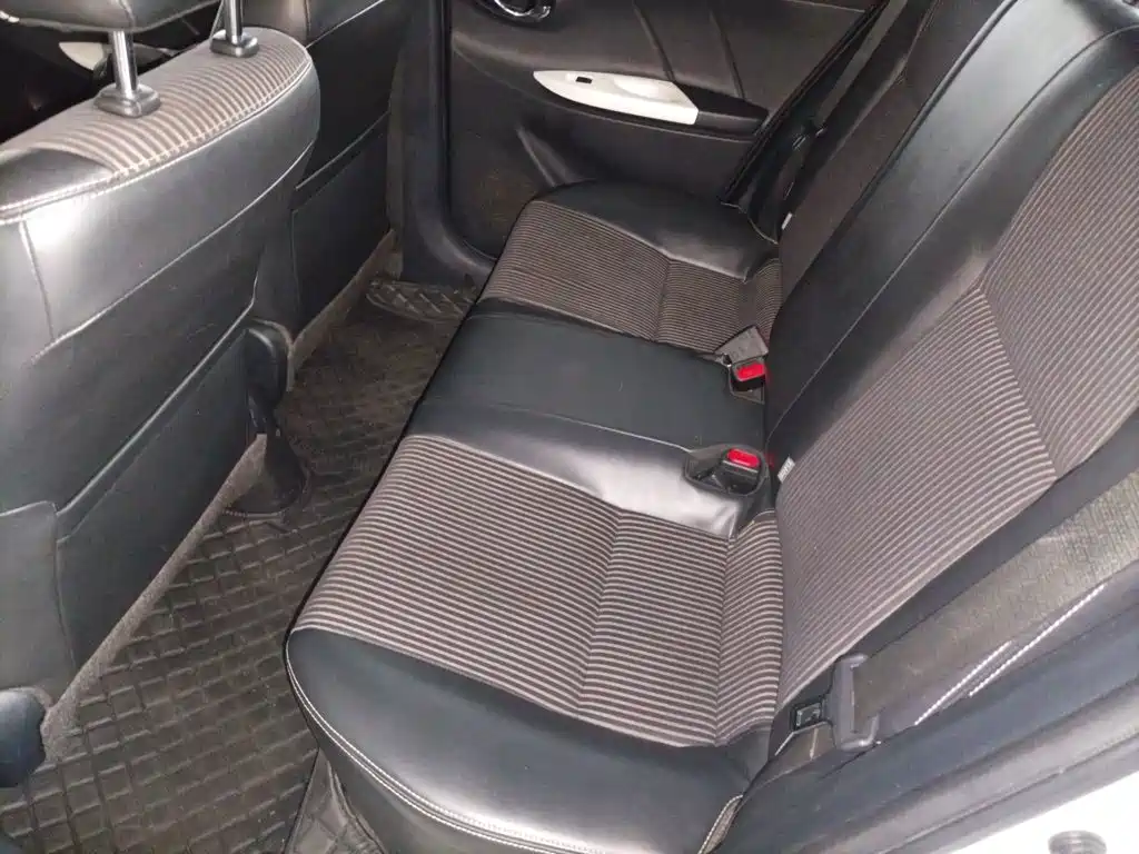 Toyota Yaris L 2015 — фото 17