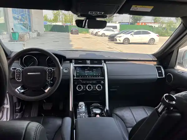 Land Rover Discovery 2018