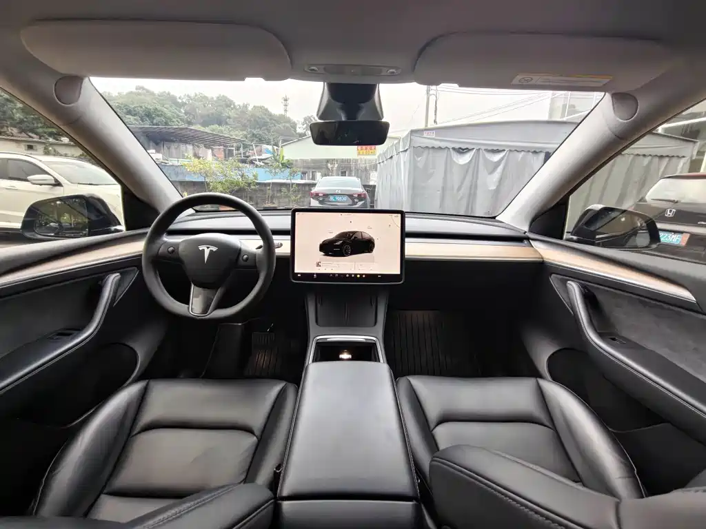 Tesla Model Y 2022 — фото 10