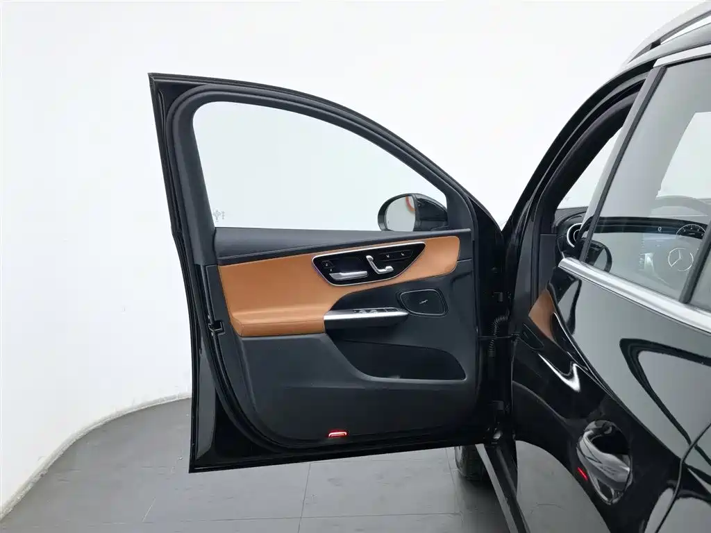 Mercedes-Benz GLC 2023 — фото 8