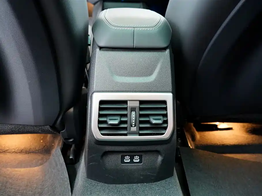 BMW 2 Series 2025 — фото 17