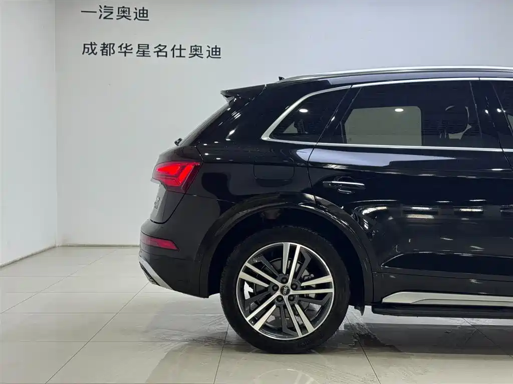 Audi Q5L 2023 — фото 7