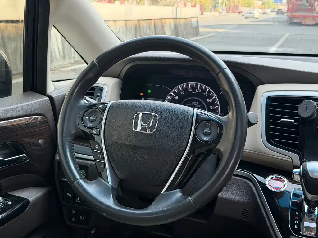 Honda Odyssey 2019 — фото 15