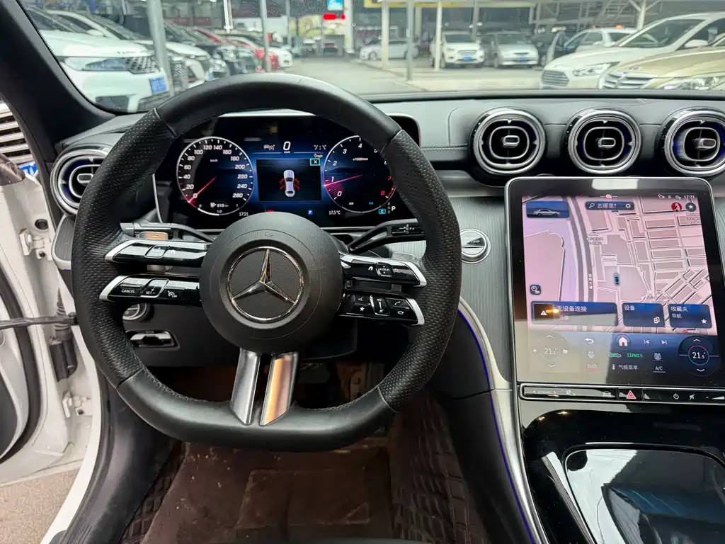 Mercedes-Benz C-Class 2023 — фото 15