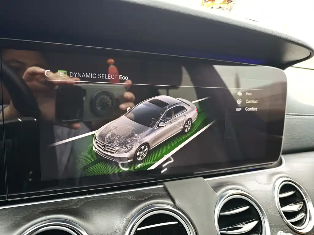 Mercedes-Benz E-Class 2017 — фото 26
