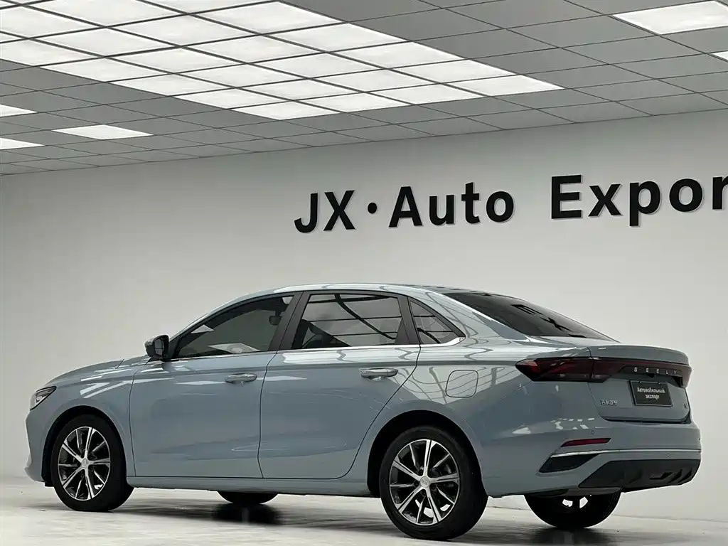 Geely Emgrand 2023