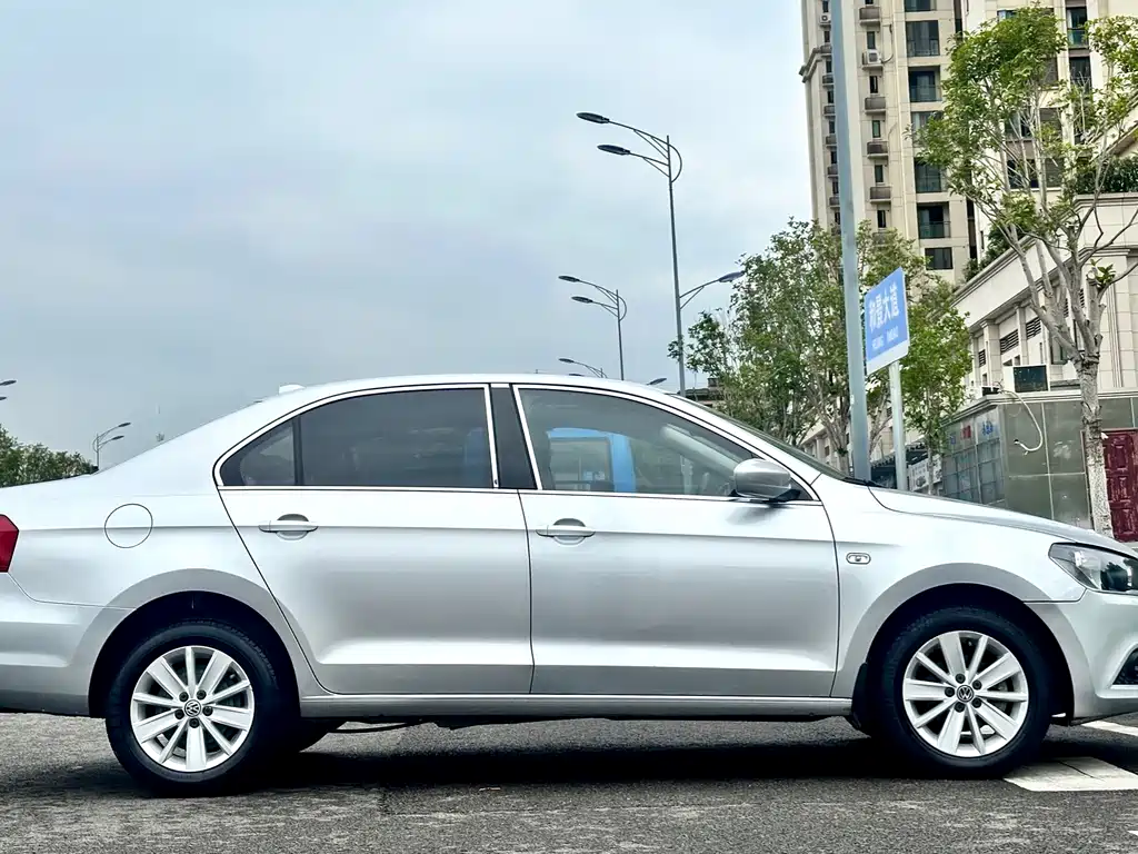 Volkswagen Jetta 2015 — фото 7