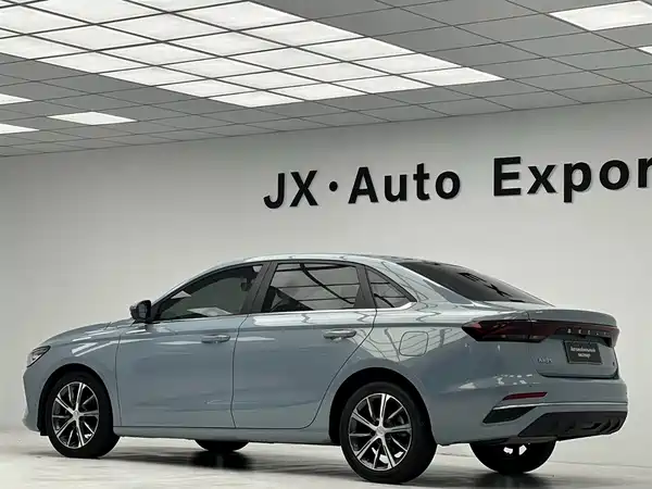 Geely Emgrand 2023