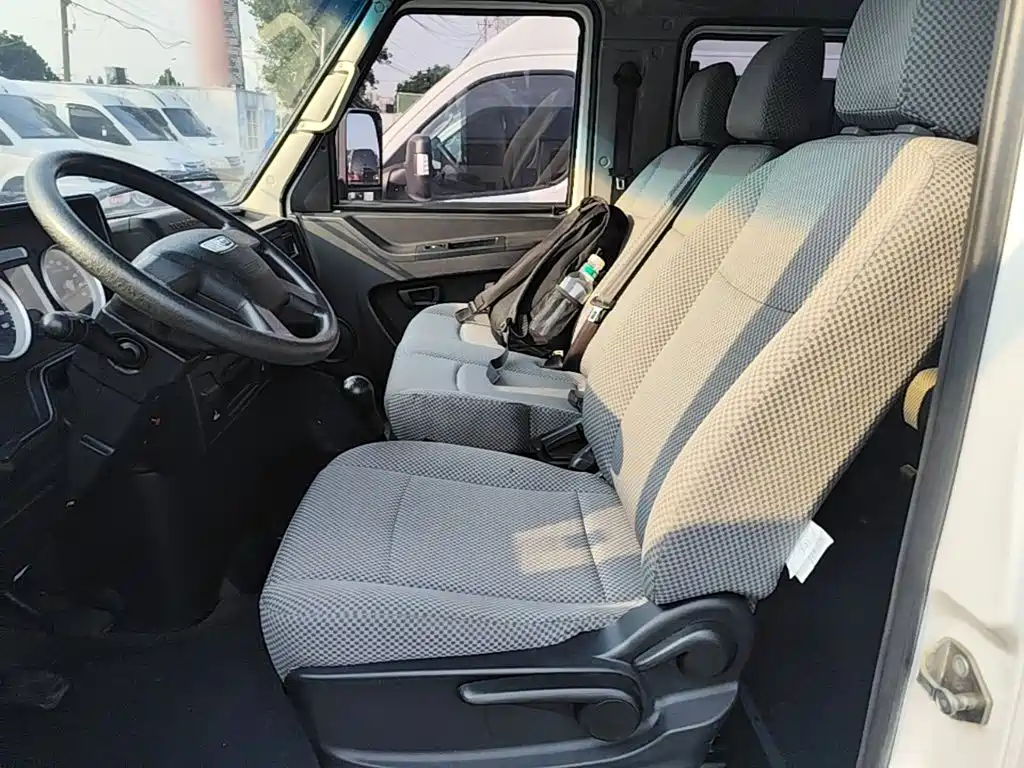 Iveco Proud 2022 — фото 15