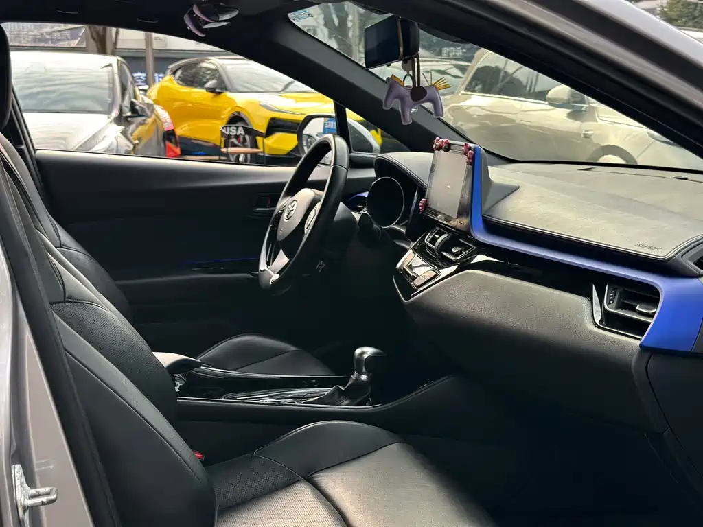 Toyota IZOA 2018 — фото 16