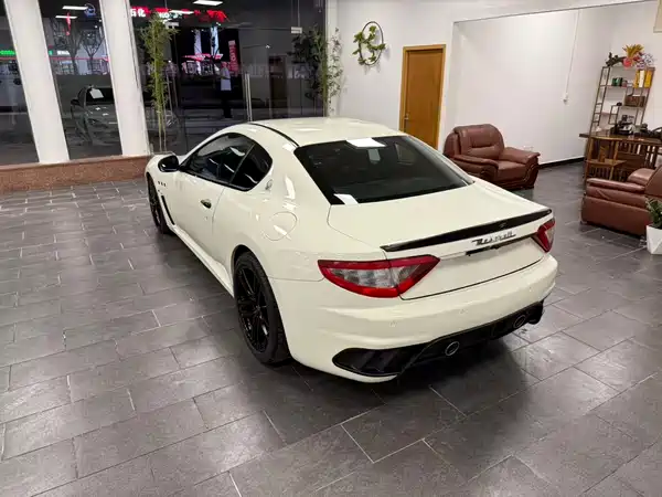 Maserati Granturismo 2012