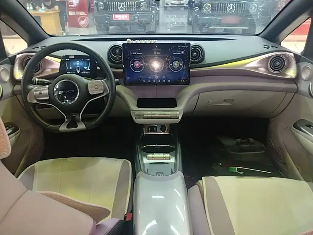 BYD Dolphin 2022 — фото 10
