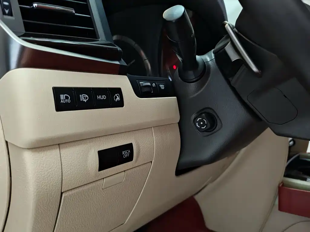 Lexus LX 2018 — фото 17
