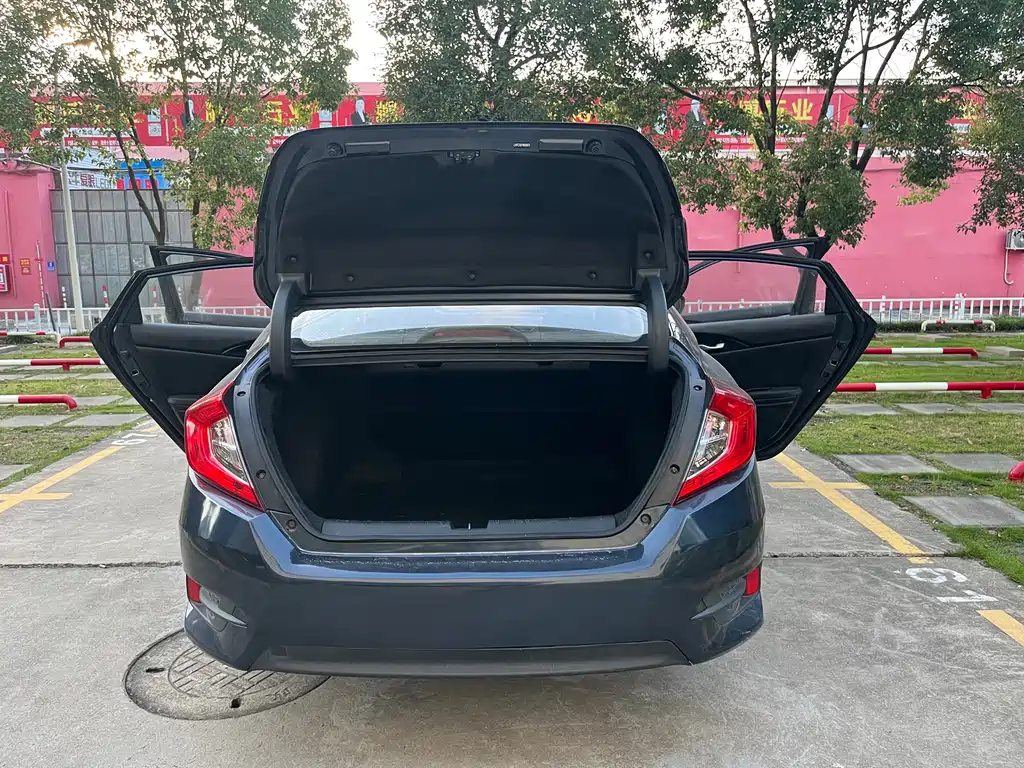 Honda Civic 2017 — фото 17