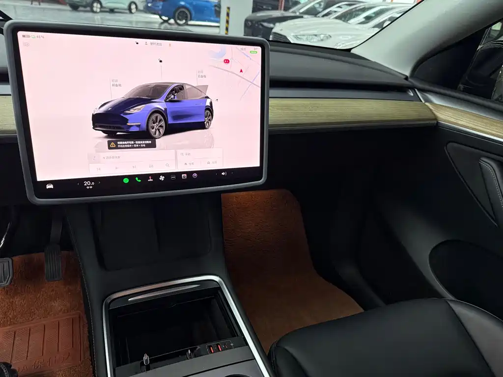Tesla Model Y 2024