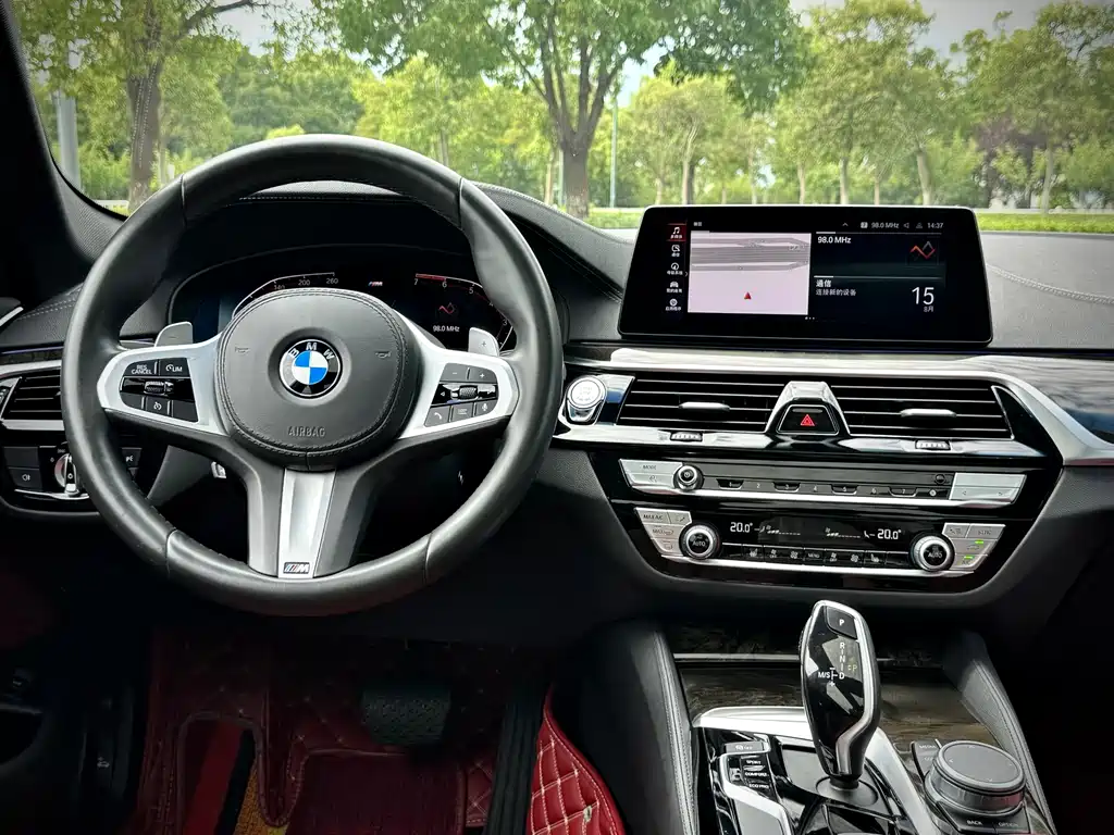 BMW 5 Series 2020 — фото 18