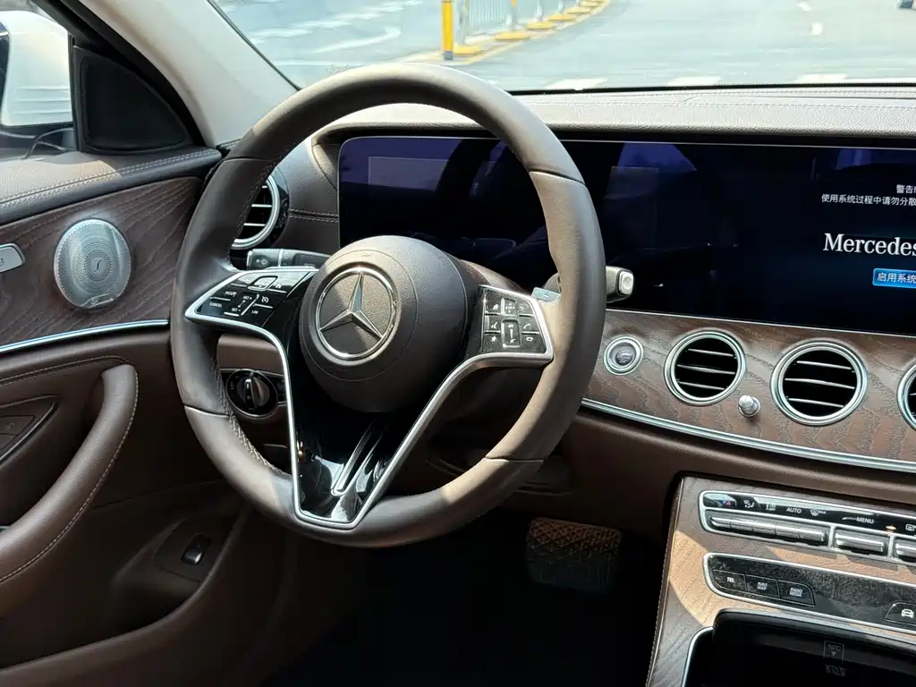 Mercedes-Benz E-Class 2021 — фото 14