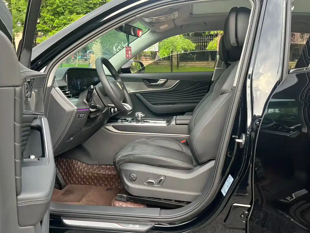 Hongqi HS5 2023
