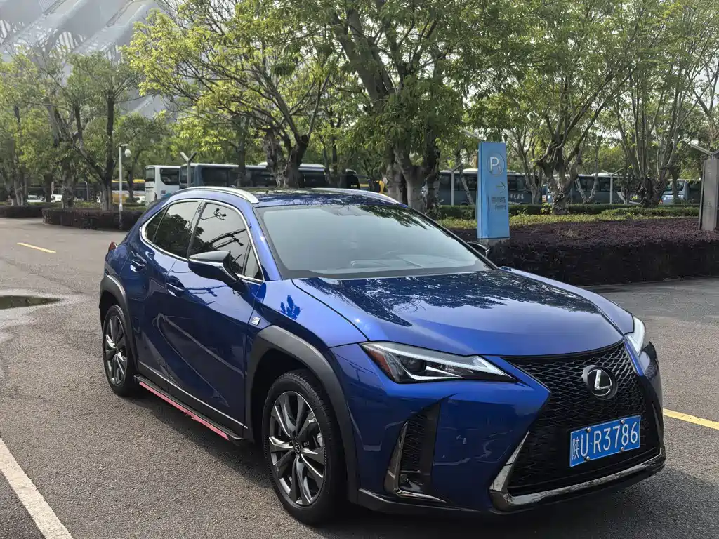 Lexus UX 2020 — фото 3