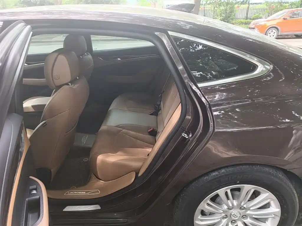 Buick LaCrosse 2017 — фото 17